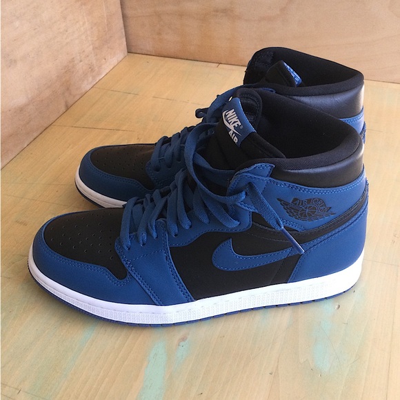 AIR JORDAN 1 RETRO HIGH OG 'DARK MARINA BLUE' - Picture 9 of 12